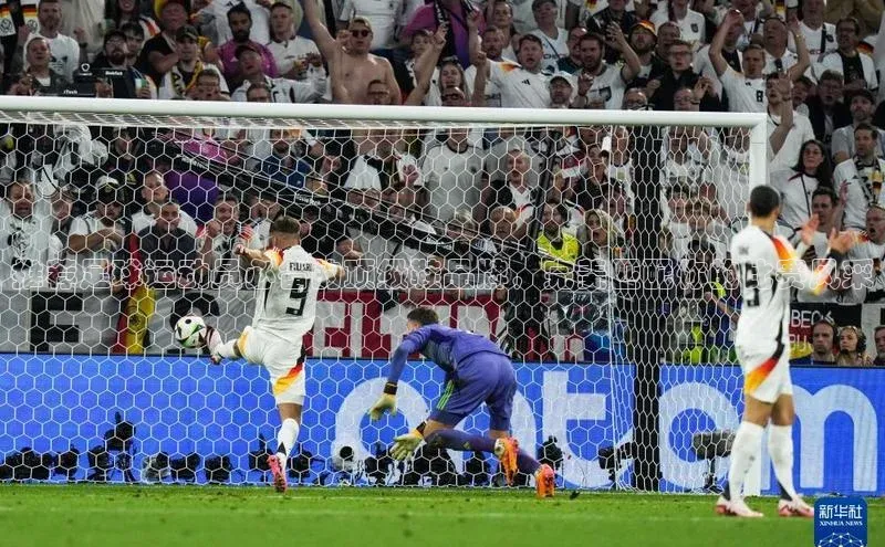 天富平台官网注册链接百度安全社区推荐足球运动员必备的顶级鞋品牌，完美匹配你的比赛风采